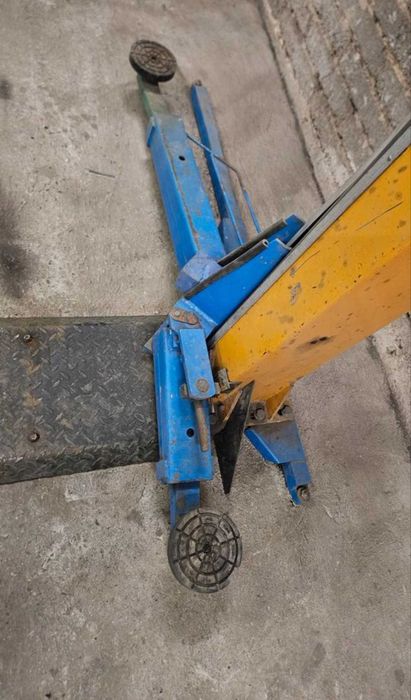 Podnośnik Dwukolumnowy Romeico H225. 2500kg 2,5 T Niemiecki