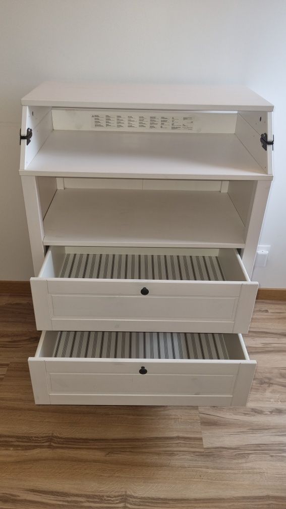 Trocador/cómoda Sundvik Ikea
Trocador/cómoda