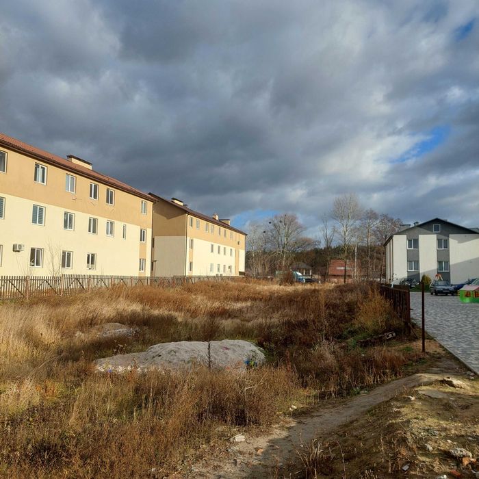 Продам ділянку поруч з лісом в с. Погреби, Броварський р-н.