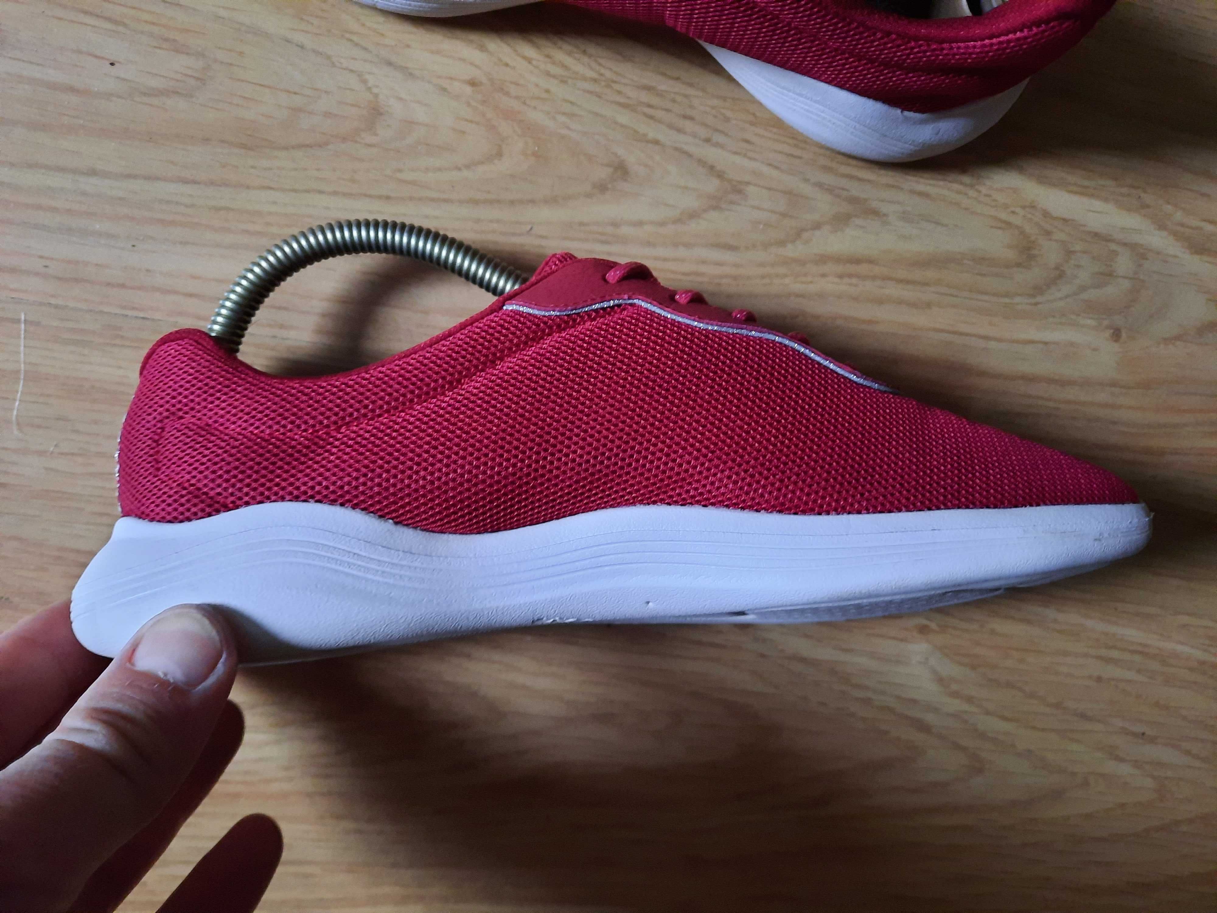 Женские кроссовки SKECHERS 39 p.