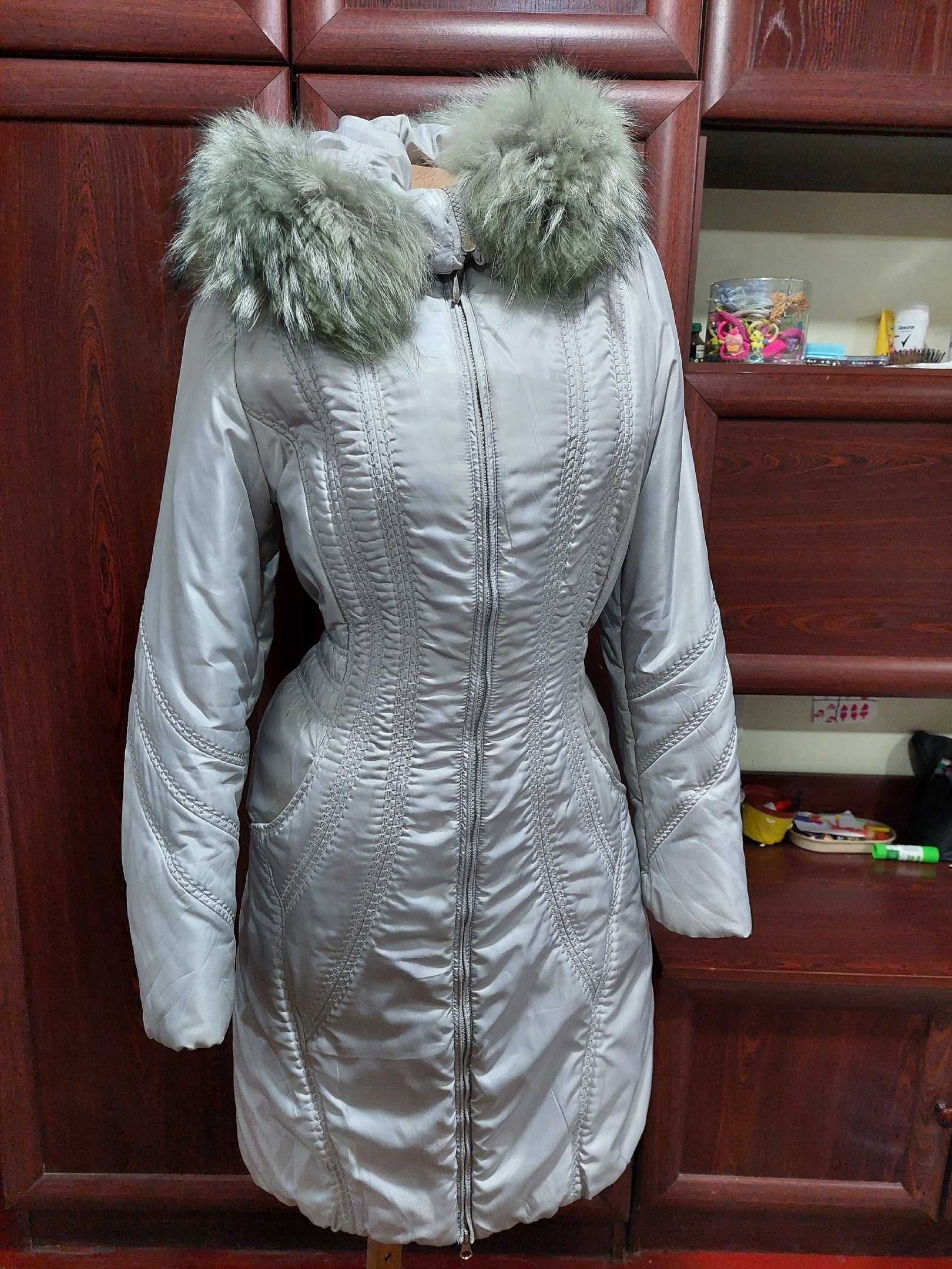 Зимова куртка в чудовому стані, р.м.