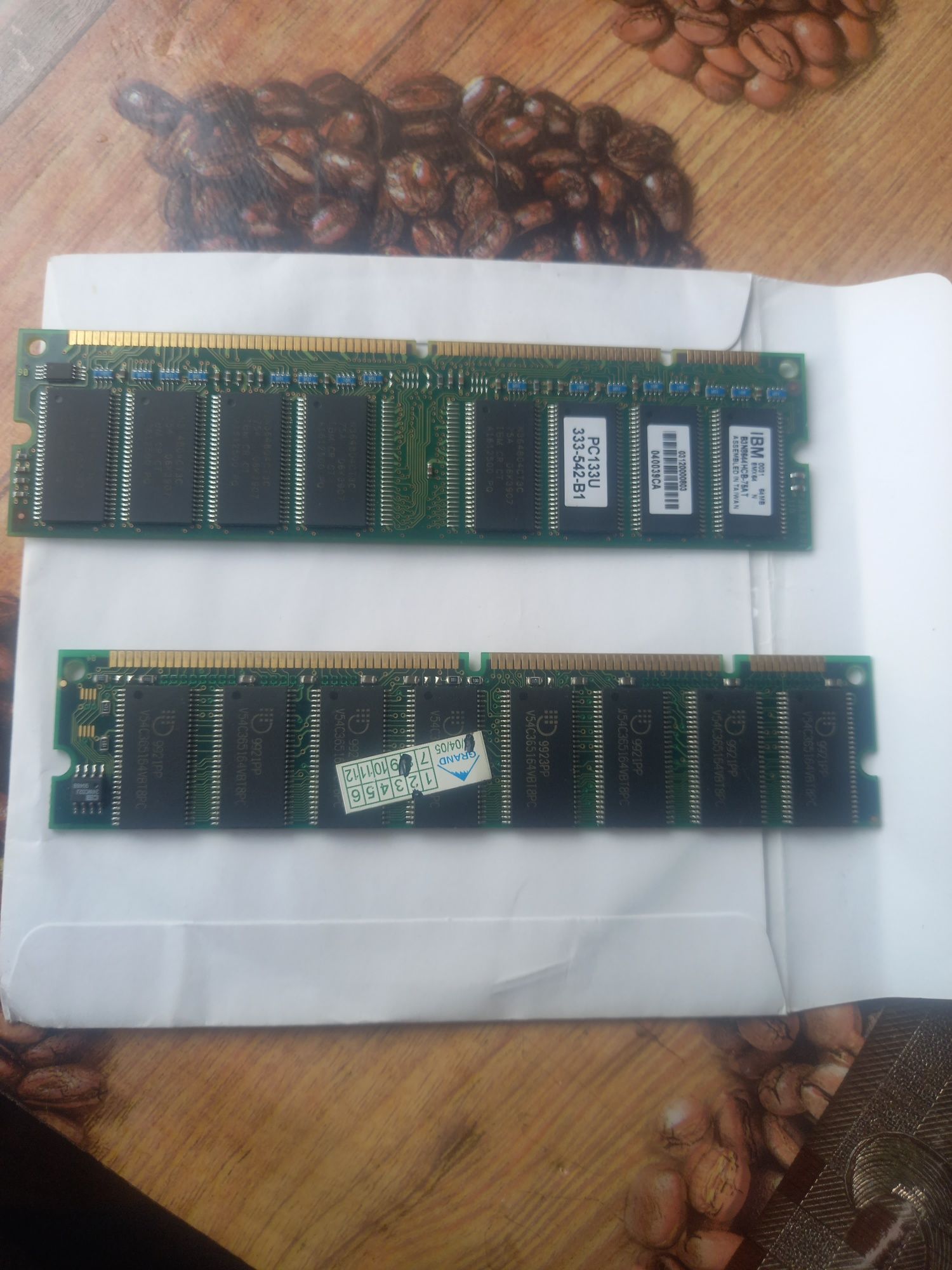 Продам 2 карты памяти пк 133u.BMX64. Grand ×8 цена указана за 2 шт IBM
