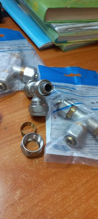 Тройник 16×16×16 на метолопластиковую трубу