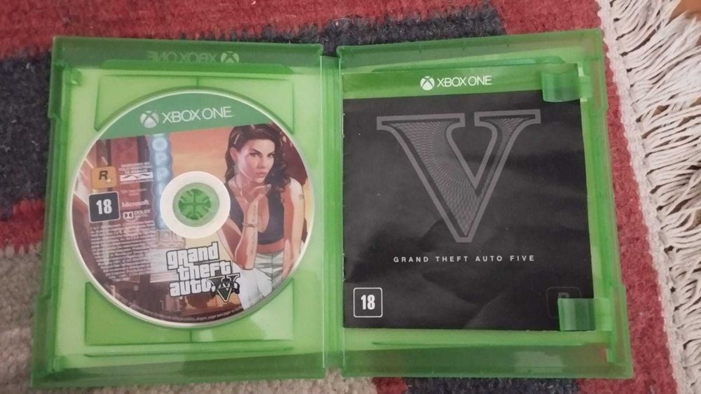 Xbox One S, Comando Original, GTA V, Carregador, Pilhas Recarregáveis