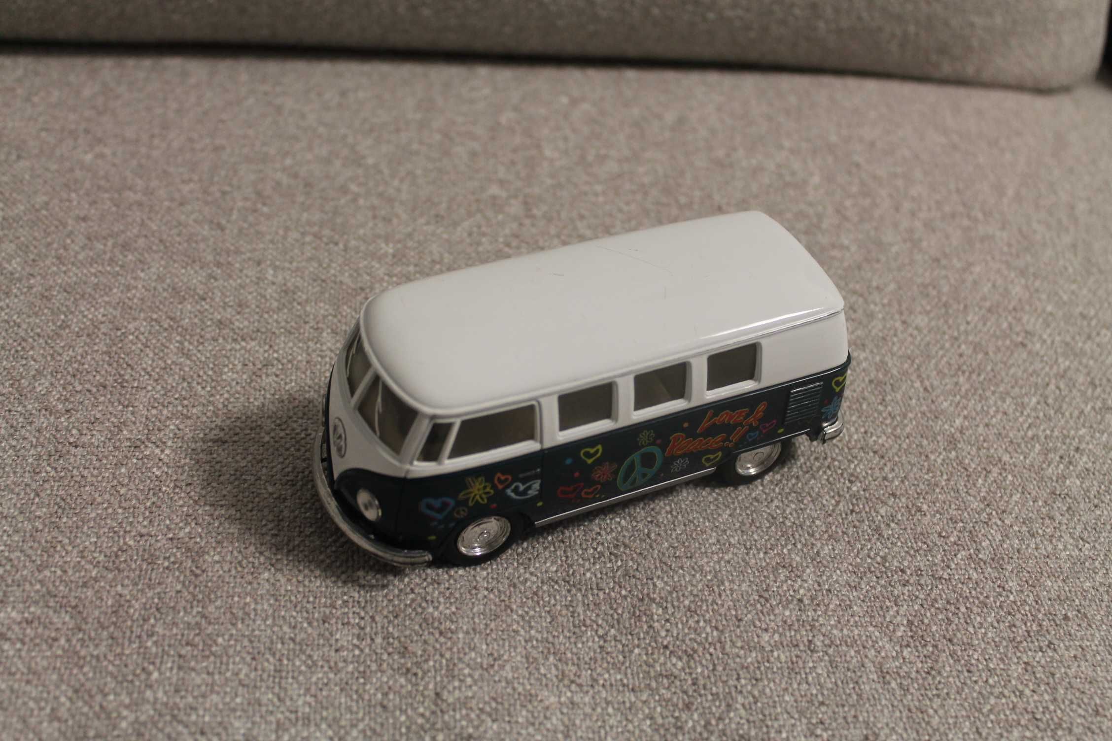 Resorak Volkswagen Classic Bus 1962 skala  1/32