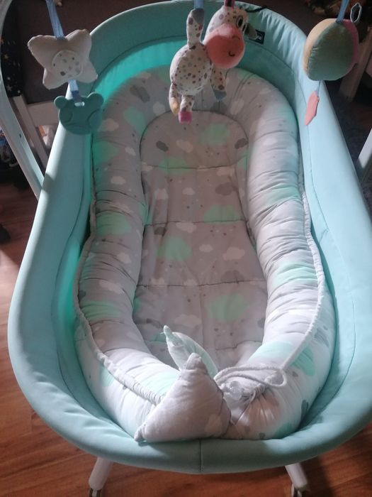 Dostawka/ łóżeczko /kołyska/krzesełko CHICCO BABY HUG 4w1
