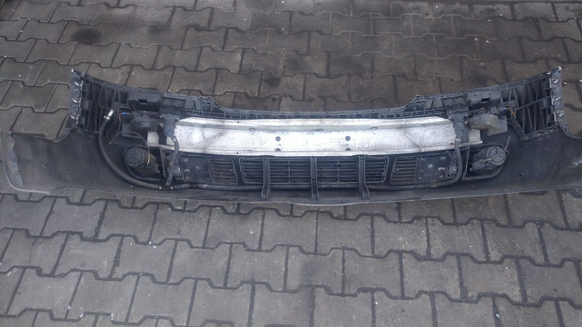 ) Audi A6 C5 zderzak przedni kompletny Xenon LZ9W