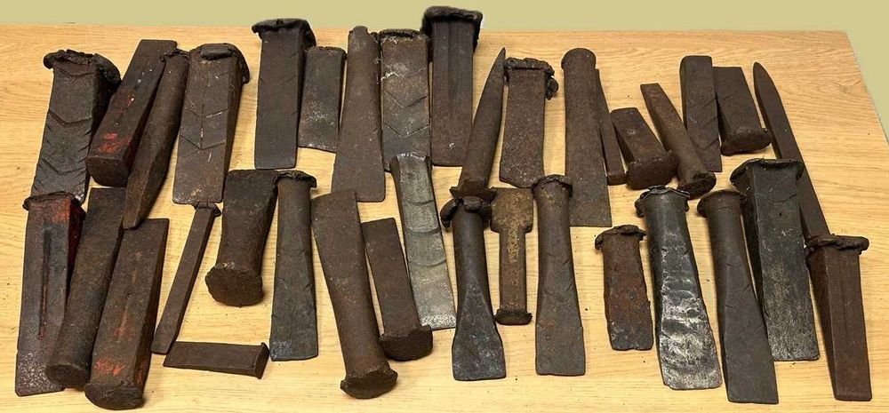 Cunhas para abrir lenha, Ferramentas antigas