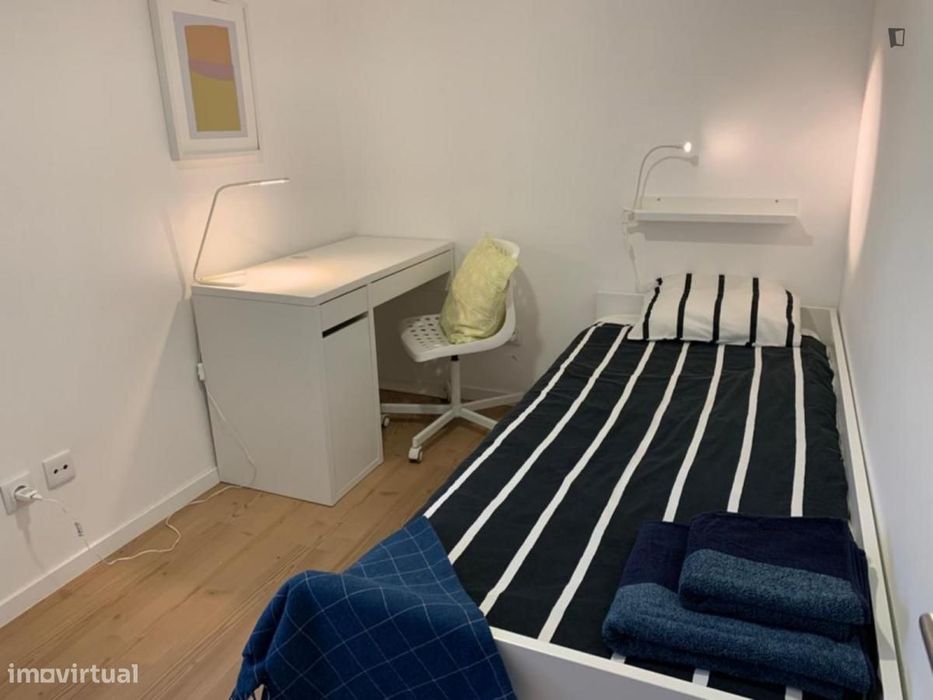 Quarto - localizado em Setubal