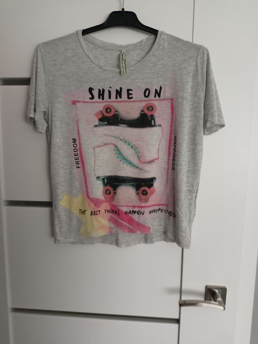 Koszulka bluzka t-shirt Stradivarius