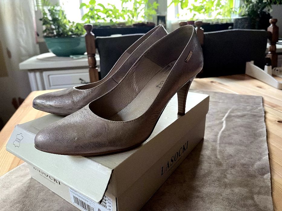 Piękne szpilki 38,5 Lasocki