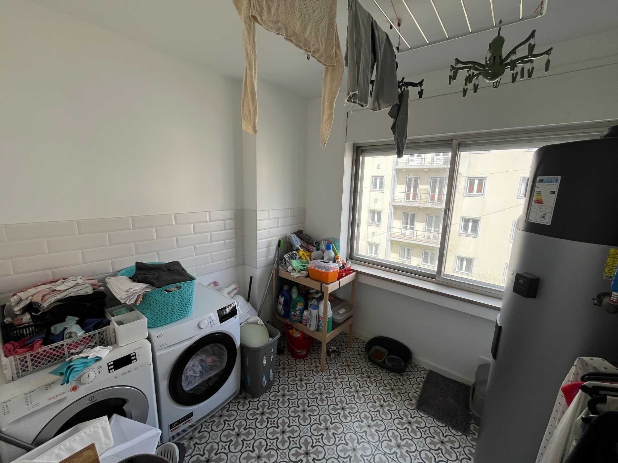 T3+1 renovado na Rua da Constituição – Porto 186 m² de área útil | Box