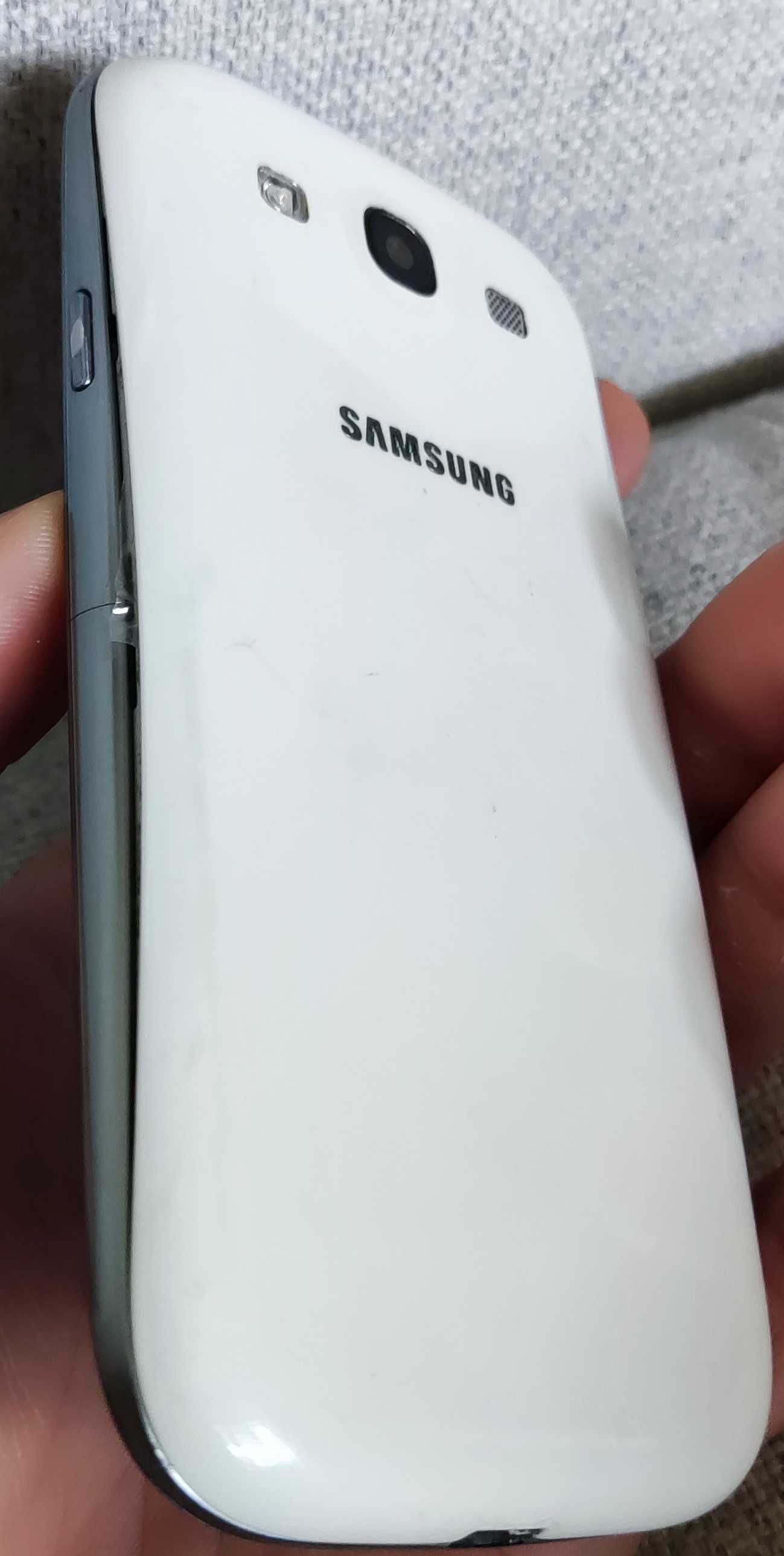 Samsung Galaxy S3 GT-I9300 - Biały + case 3200mAh,  1 GB RAM, 3G, 4.8"