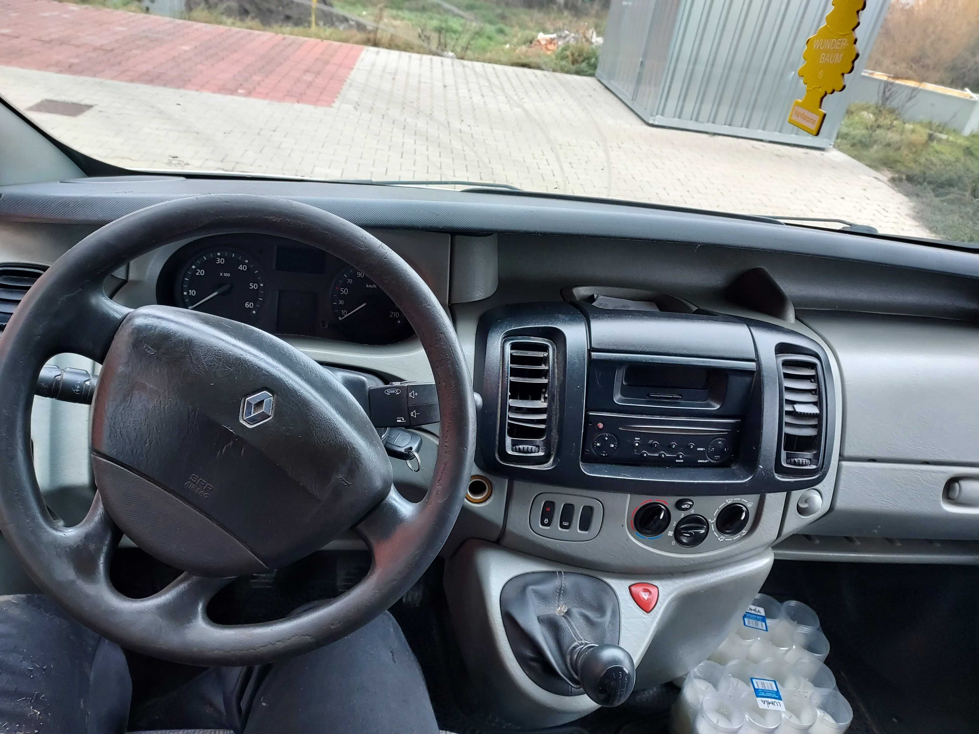 Renault trafic II lift 2007rok długi wysoki l2h2 niski przebieg