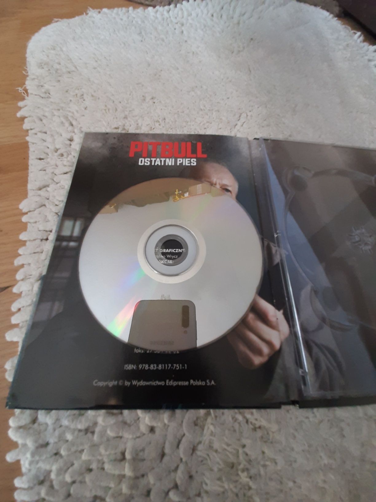 Pitbull - Ostatni Pies (płyta DVD w wydaniu książkowym)
