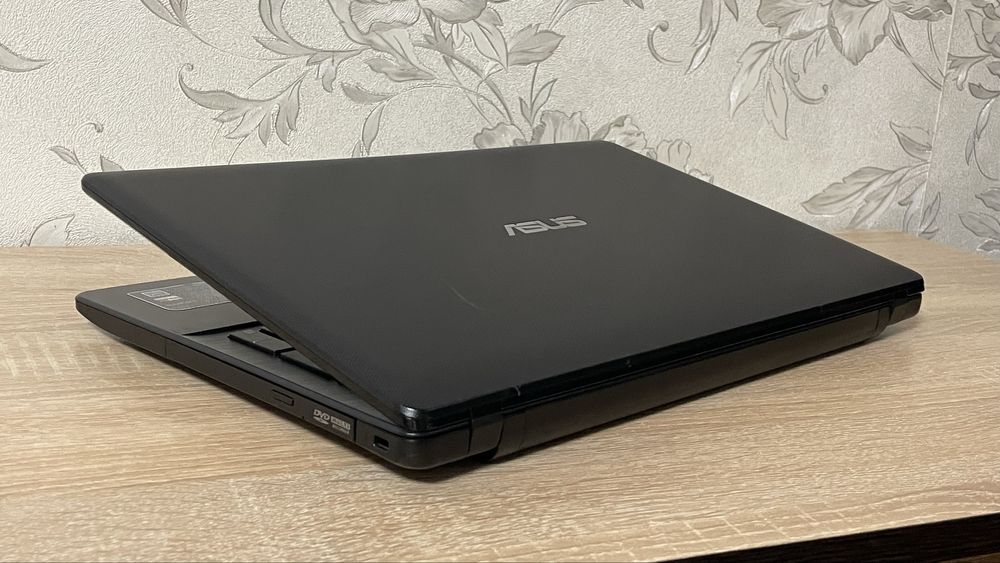 Ноутбук ASUS X552C / 8 GB RAM / Intel Core i5 / Nvidia GeForce GT 710M