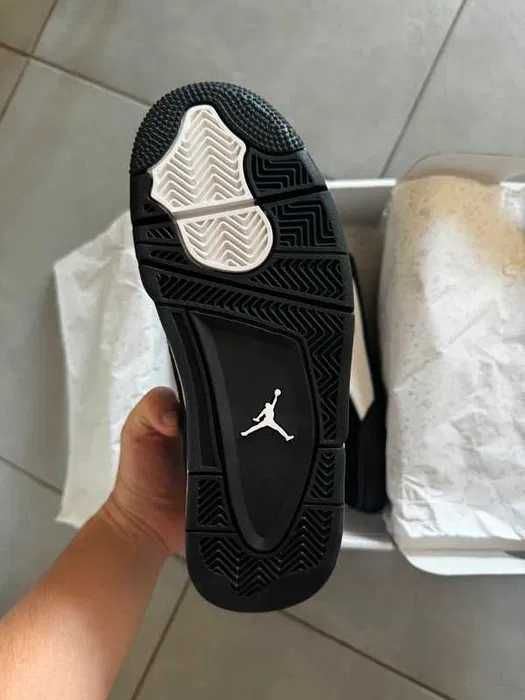 Buty Trampk Jordan 4 Retro White Thunder Roz.41