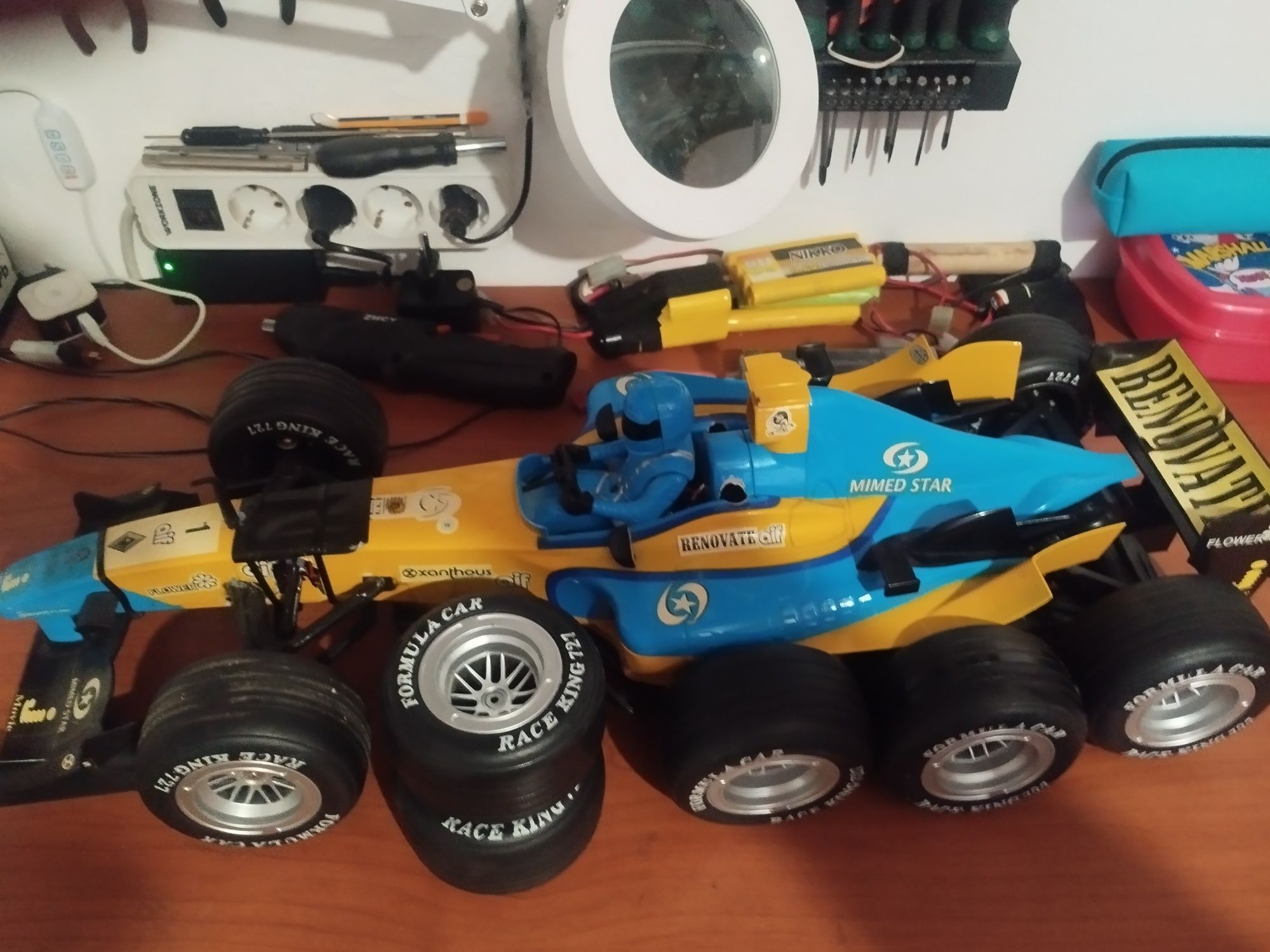 Vendo carrinho F1 com eletrónica toda alterada para 2.4G