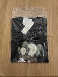 T shirt kaws x uniqlo tamanho M