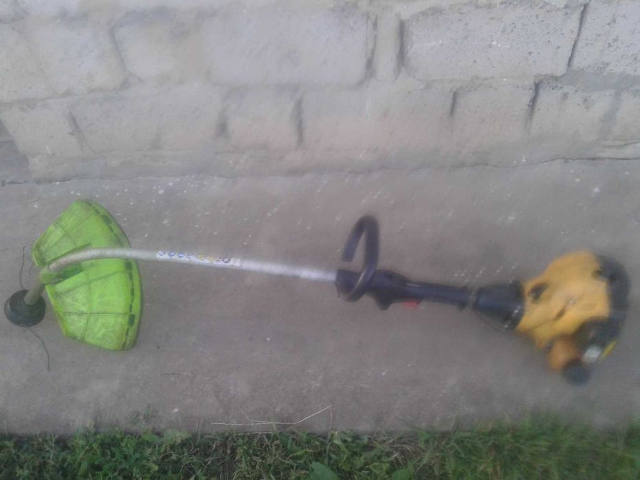 Бензокосарку .малун