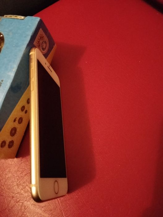 iPhone 8 ,без батареї!