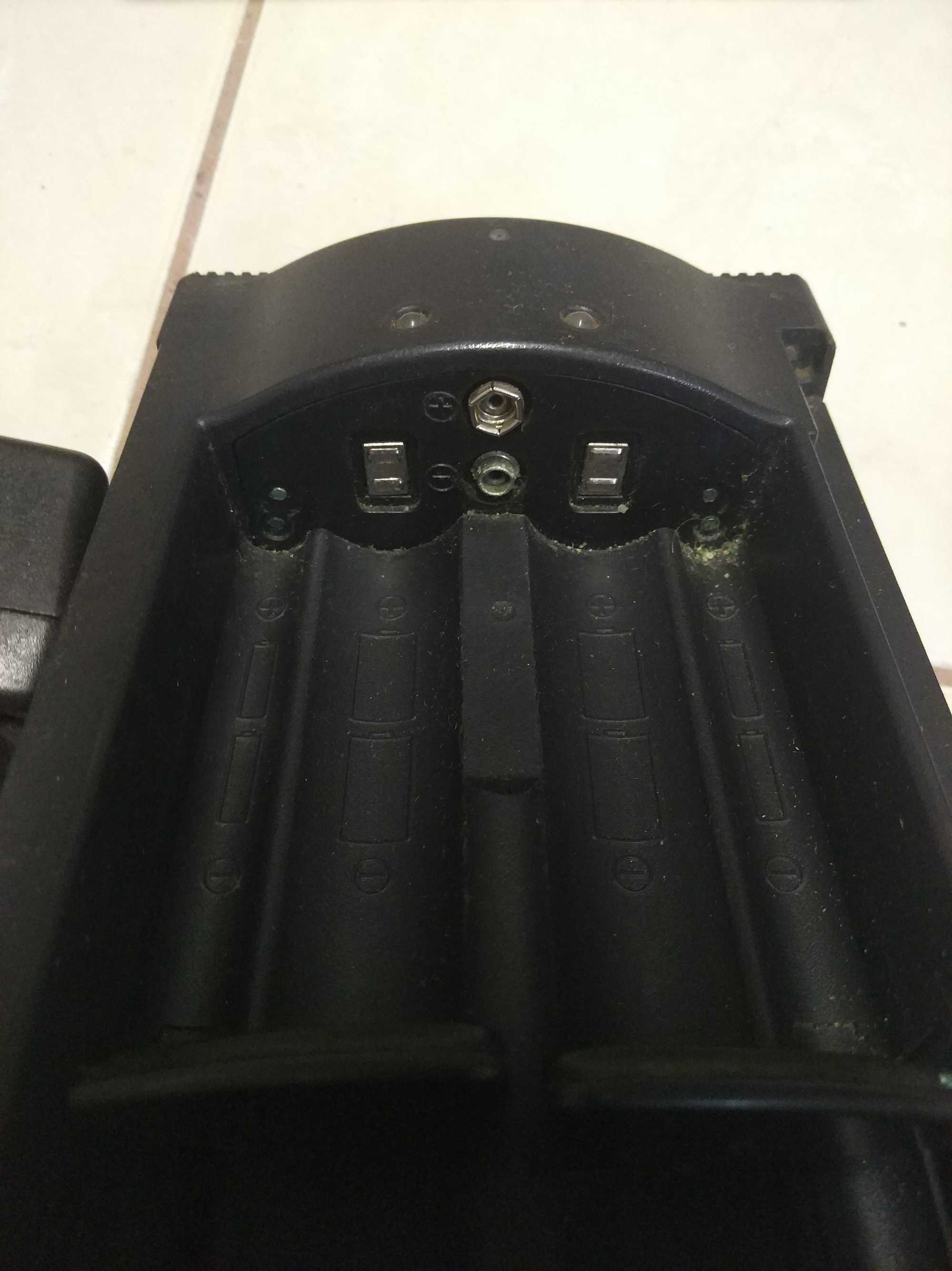 Panasonic BQ-4FE, ładowarka akumulatorków AA, AAA, 9V, C/D, uszkodzona