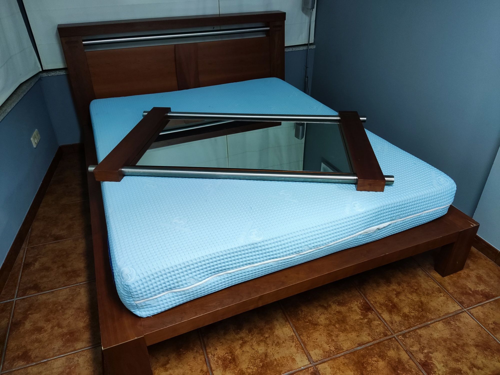 Vendo quarto de casal de qualidade.