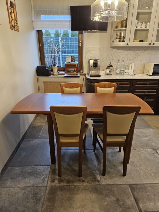 Zestaw stół krzesła