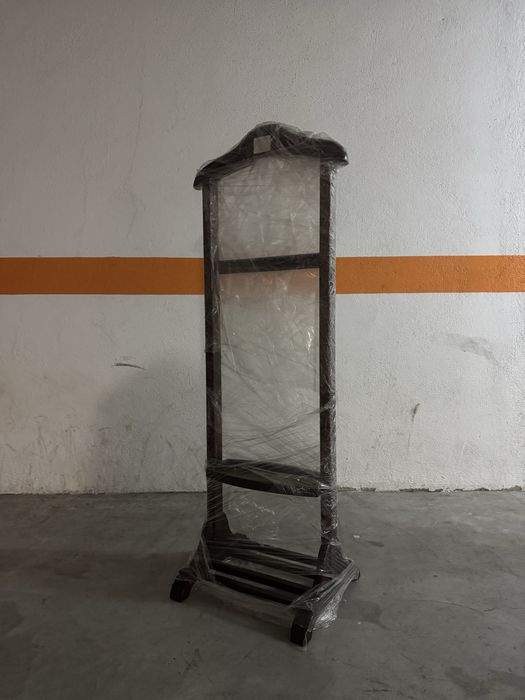 Cabide porta-fatos