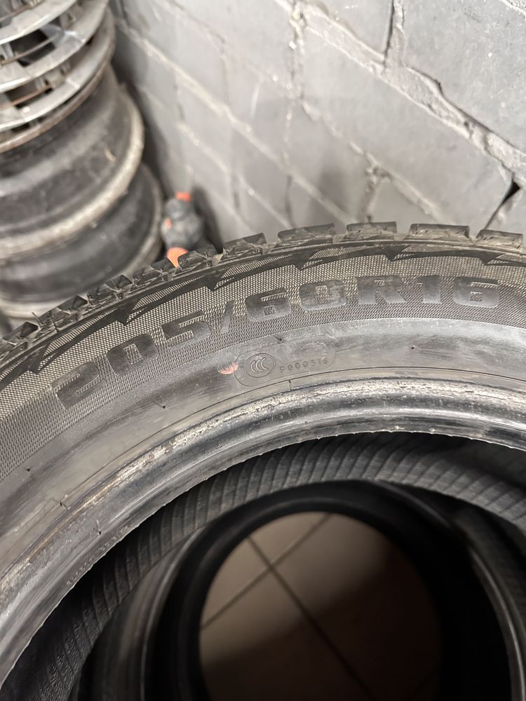 Продам Шини 205/60 r16
