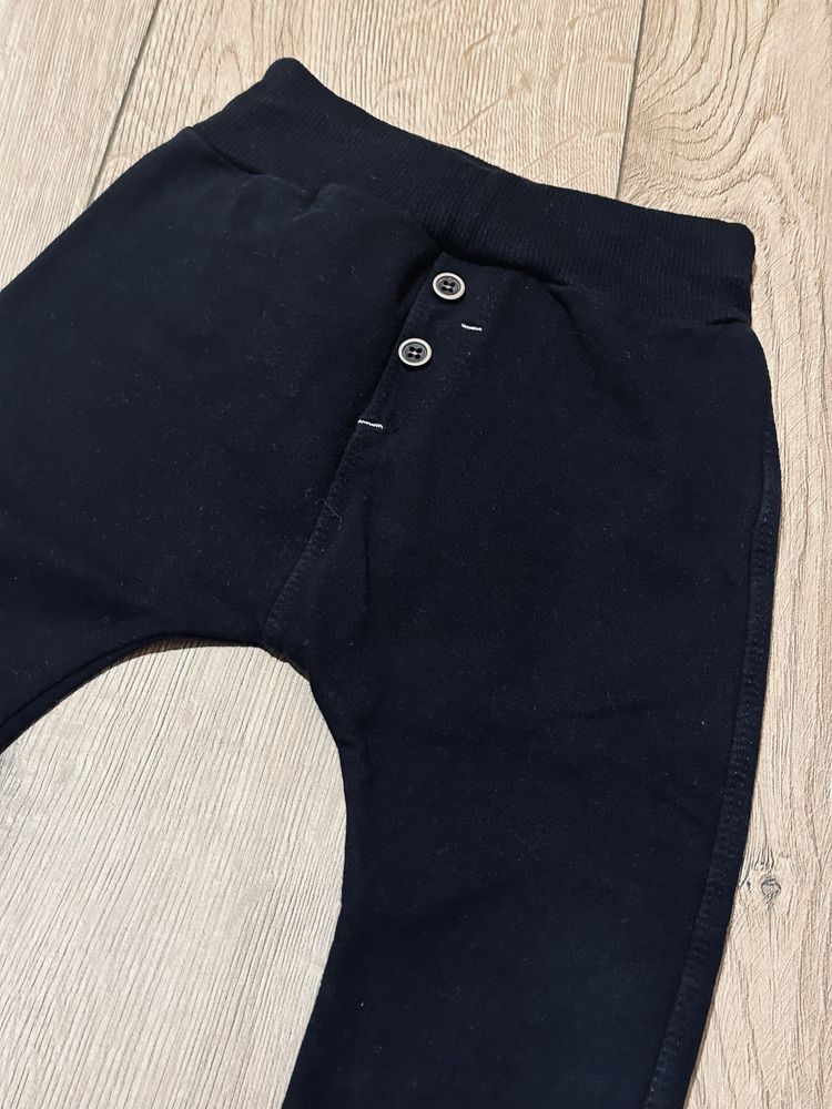 Czarne spodnie legginsy Mrofi