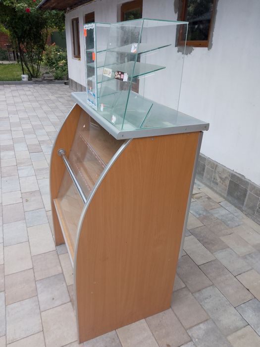 Вітрина для магазину