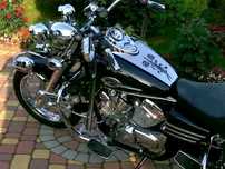 Metalowy krawat na bak zbiornik do motocykla Honda Shadow VT 125