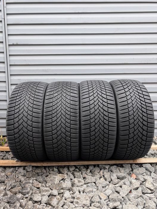 Комплект зимових шин Bridgestone 225/40 R18 225*40 18 Blizzak LM005