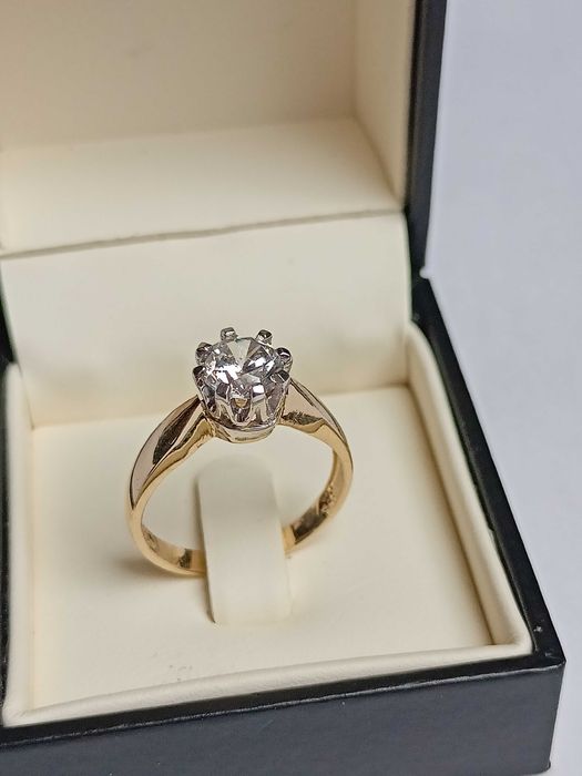 Złoty pierścionek 585 z brylantem 1,01 (certyfikat )