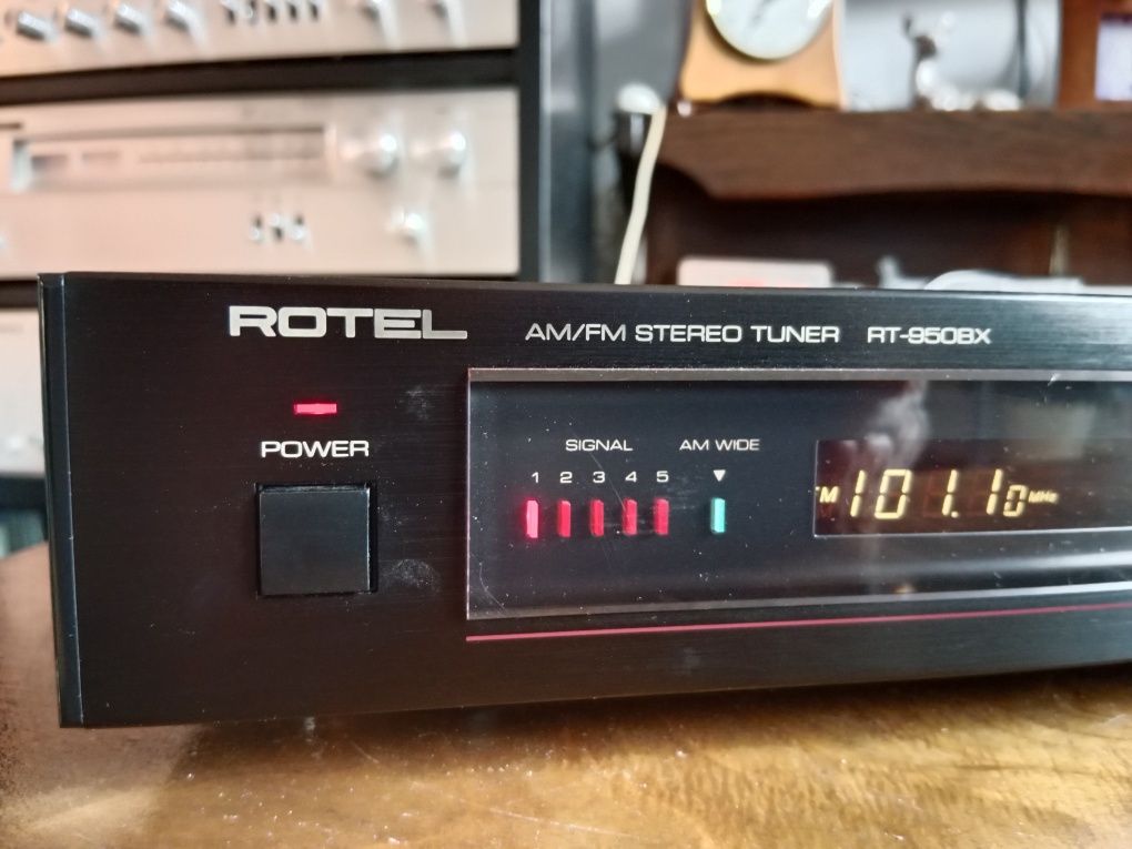 Tuner Rotel RT-950BX