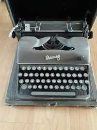 Stara antyczna maszyna do pisania Rheinmettall RETRO