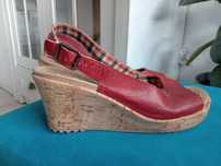 Sandały na koturnie Crocs A-Leigh Wedge rozmiar 37/38 W7