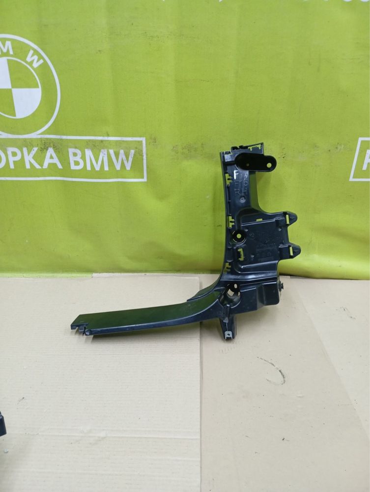 Кронштейн заднього бампера BMW X5 f15 направляюча БМВ ф15 кріплення