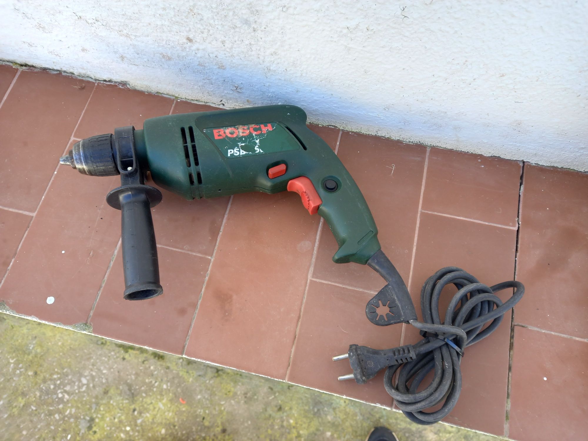 Vendo Berbequim bosch psb550re
