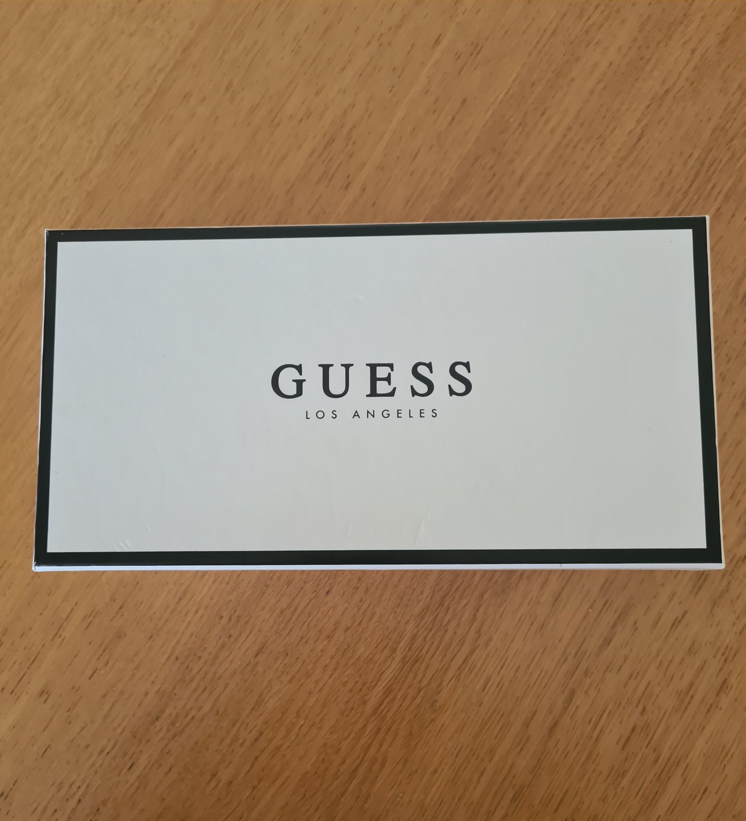 Caixa da Guess (de carteira)