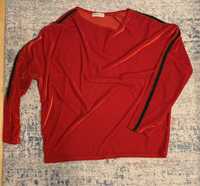 Czerwona aksamitna bluzka