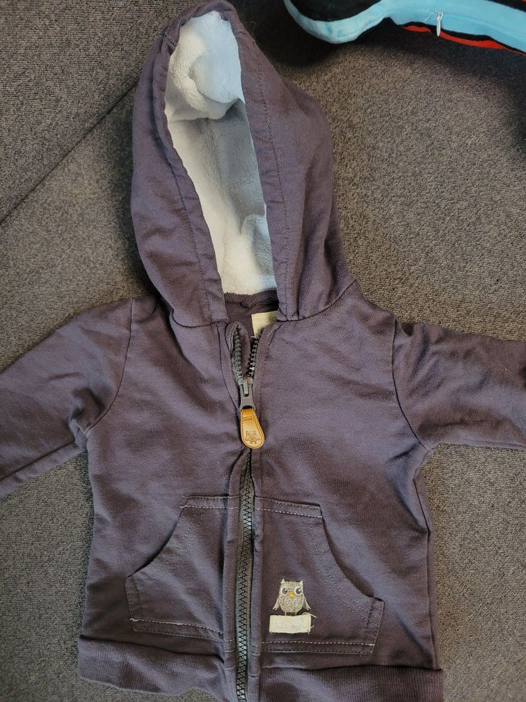 Bluza z kapturem, rozpinana, na zamek. Sowa. 74