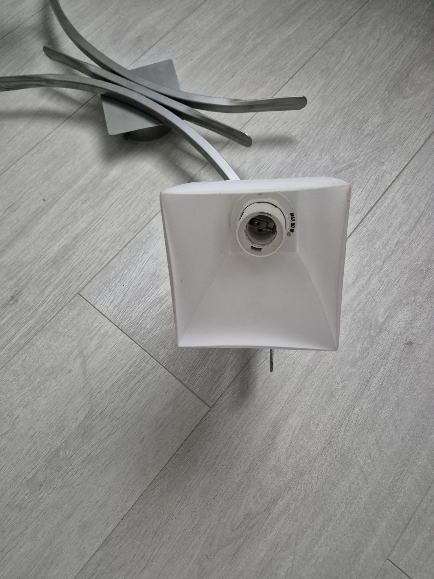 Oddam lampy art elektryczne