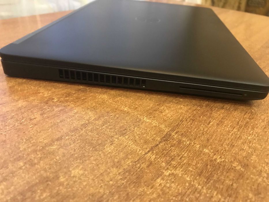 Ультрабук 15" FHD Dell Latitude E5570 (i7-6600U/16/256/R7M360)