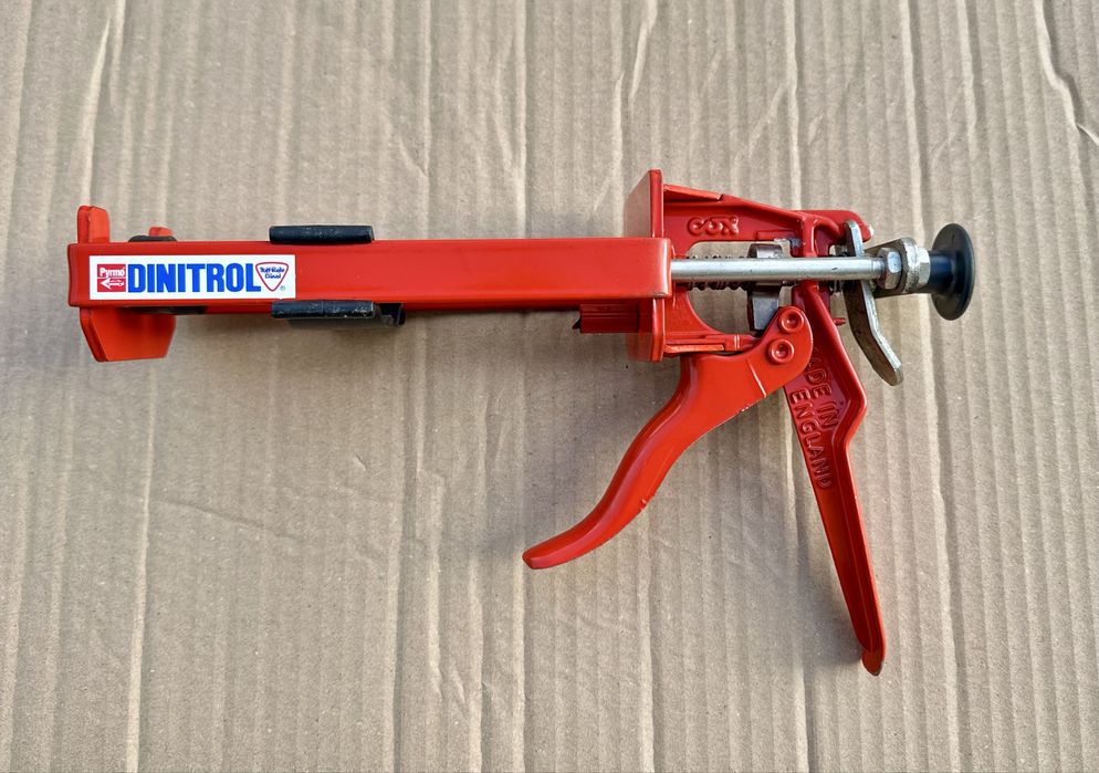 Pistolet wyciskacz podwójny do kleju mas Dinitrol Made in England