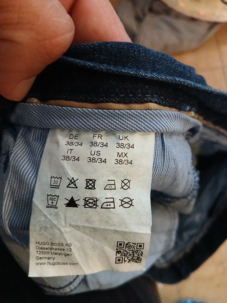Spodnie męskie hugo boss obwód 104cm