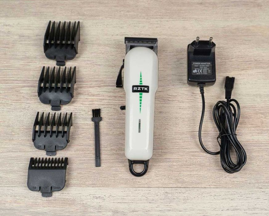 Машинка для стрижки  RZTK новая (С аккумулятором)