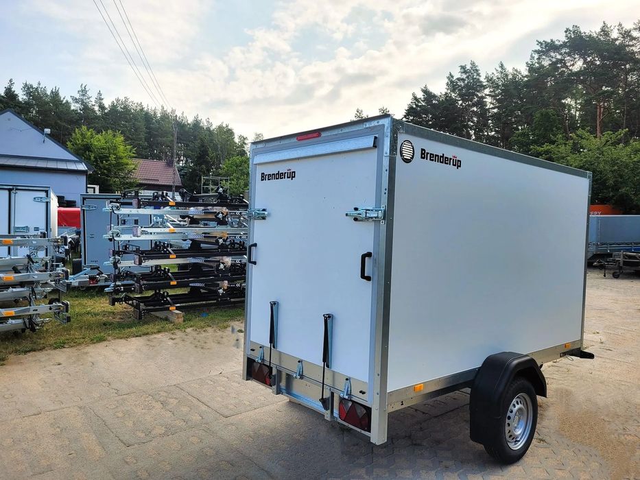 Brenderup Przyczepa CARGO CD260 WBR  furgon z rampą 260x155cm lekka z hamulcem 750kg  Przyczepa NOWA zamknięta, CARGO, pod motocykle, kosiarki, warsztat