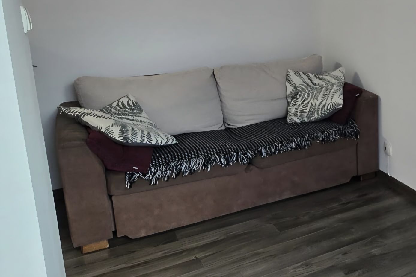 Sofa rozkładana 170x85cm uszkodzona w środku
